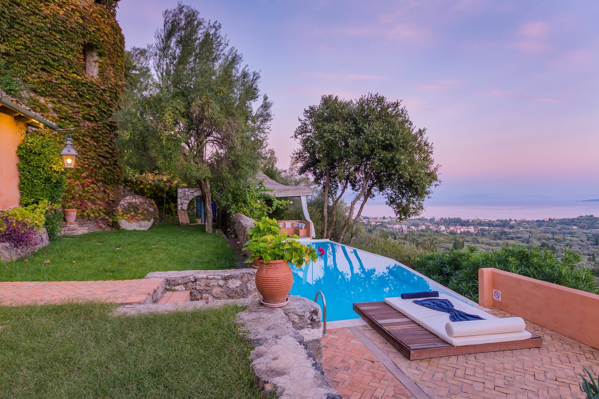 Villa Melolia Ipsos Bagian luar foto